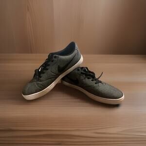 Nike Men's SB Gray Grey and Blue Lace Up Sneaker Shoes Size 11 Skate Casual